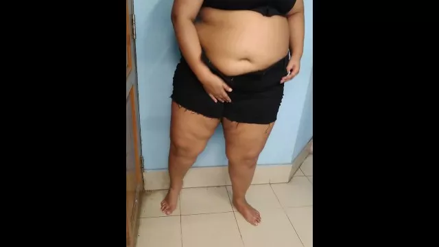 زوج الديوث مفاجآت زوجة الساخنة معصوب العينين مع أفضل صديق
