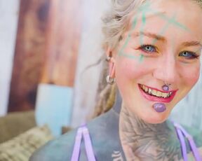 Lesbian Orgy – Anal & Squirt – Tattooed Girls Fucking Each Other’s Holes and Licking Pussy – ATM, Gapes, Squirting