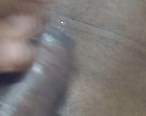 Me Encuentra en el baño público Hermosa Chica Dominicana