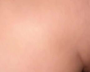 Me visto de puta y )me da por atrás fuerte